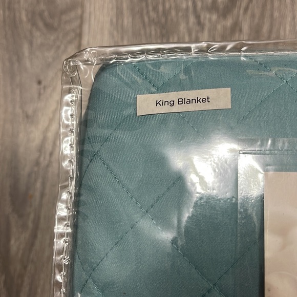 New Jennifer Adams King Blanket - Picture 2 of 3